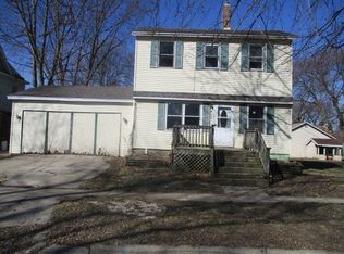 512 N 8th St, Rochelle, IL 61068