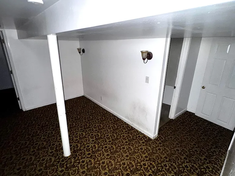 10922 Chicago Rd — Photo 28