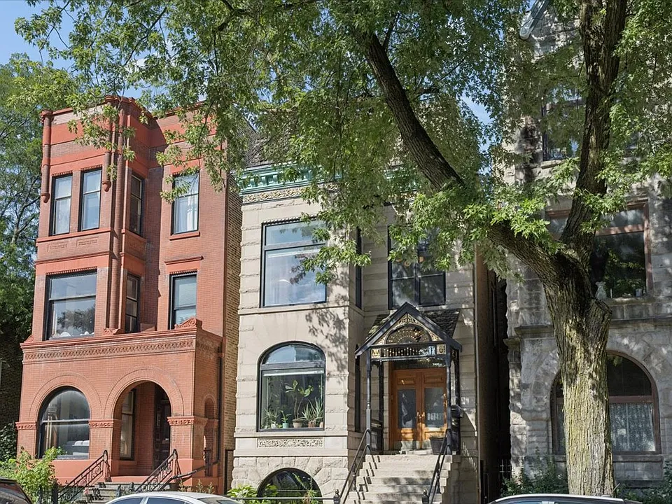 1112 N Damen Ave #2