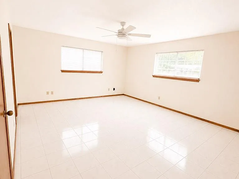 1205 Tesoro Ave — Photo 10