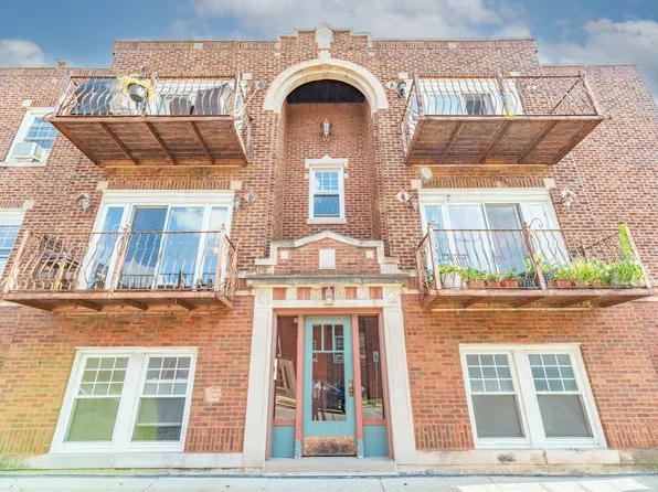 6434 18th St #1C, Berwyn, IL 60402