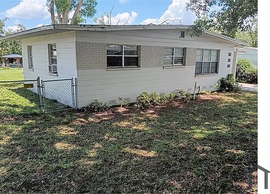 208 Hillside Dr — Photo 5