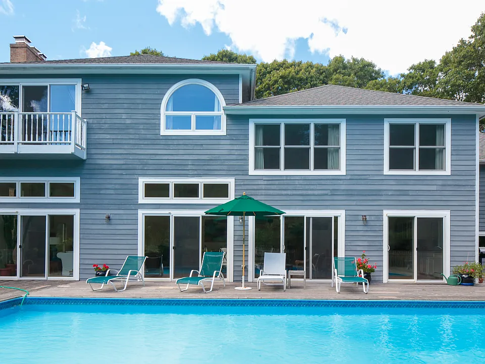 341 Narrow Ln