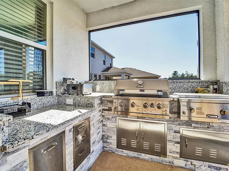 7330 Rome Ln — Photo 8