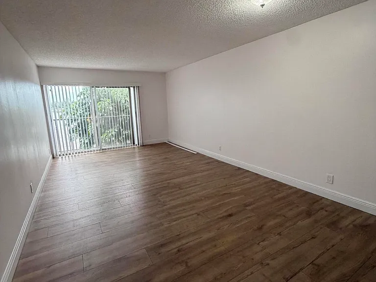 8720 N Sherman Cir #205 — Photo 3