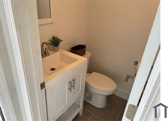 1913 Hearthstone Dr #D — Photo 8