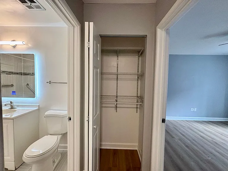 520 Rentals — Photo 53