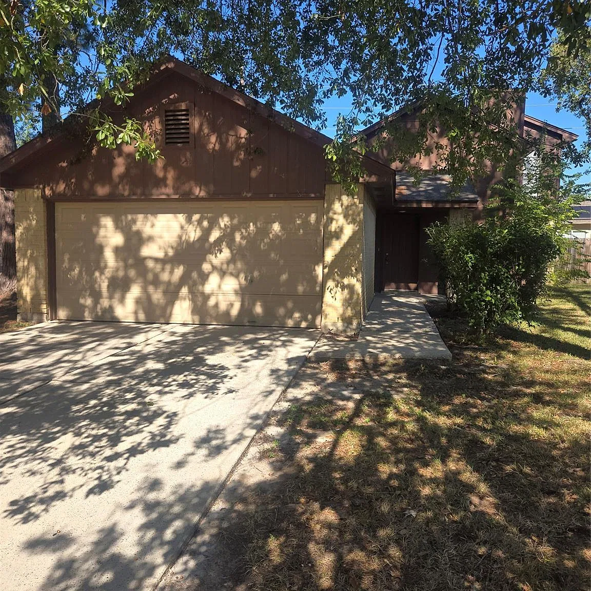 3 bed, 2.0 bath, 2108 sqft, $1,700 — Photo 1