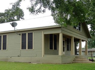142 N Montgomery Ave, Giddings, TX 78942