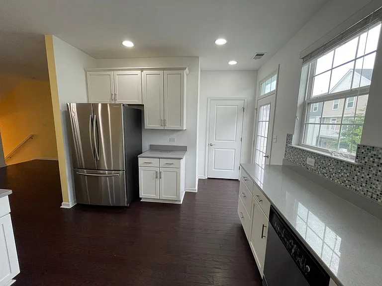 1676 Avalene Way — Photo 12