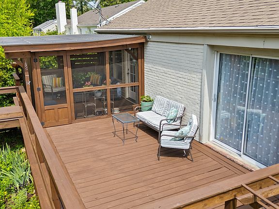 4th image of 441 Coventry Dr