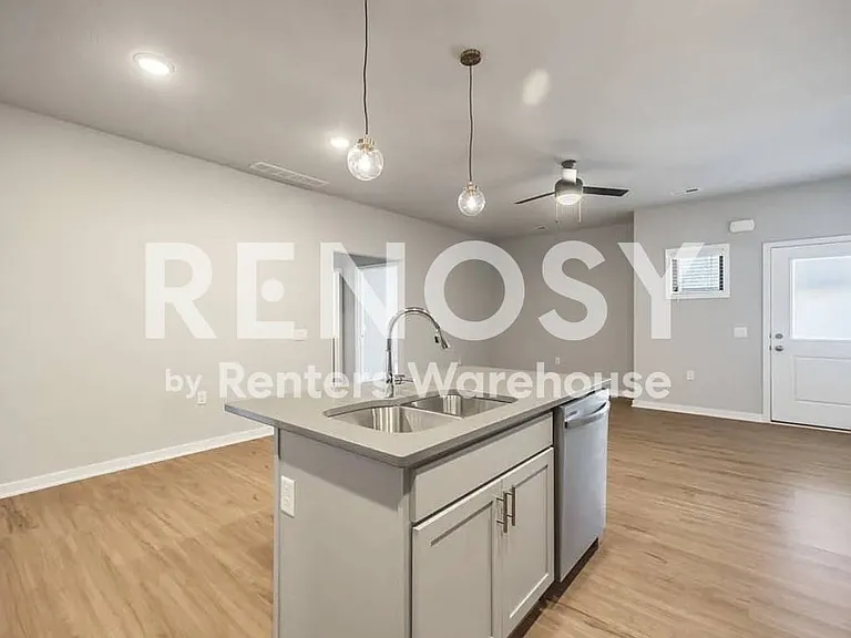 3656 NE Marissa Ln — Photo 4