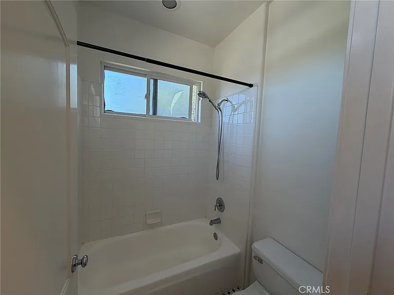 7056 Ashley Dr — Photo 17