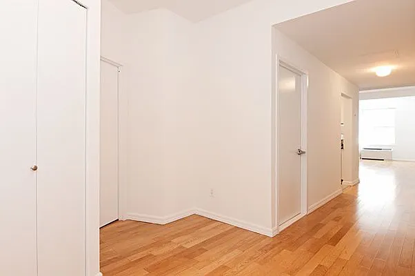 Rented by Nest Seekers International | media 9