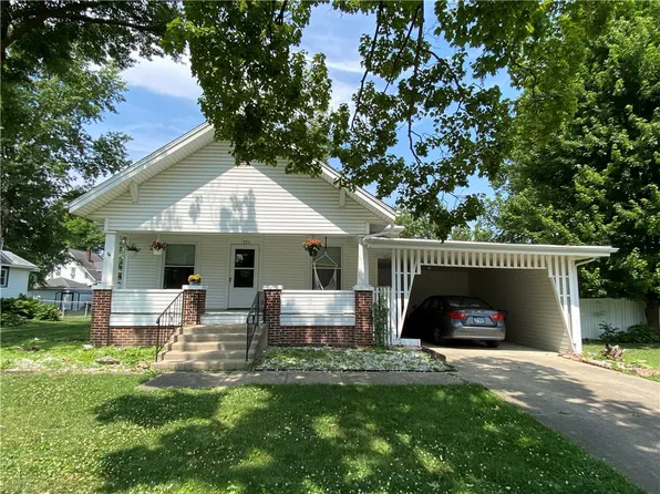 751 Locust Ave, Neoga, IL 62447