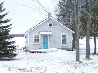 W4560 Buss Dr, Cecil, WI 54111