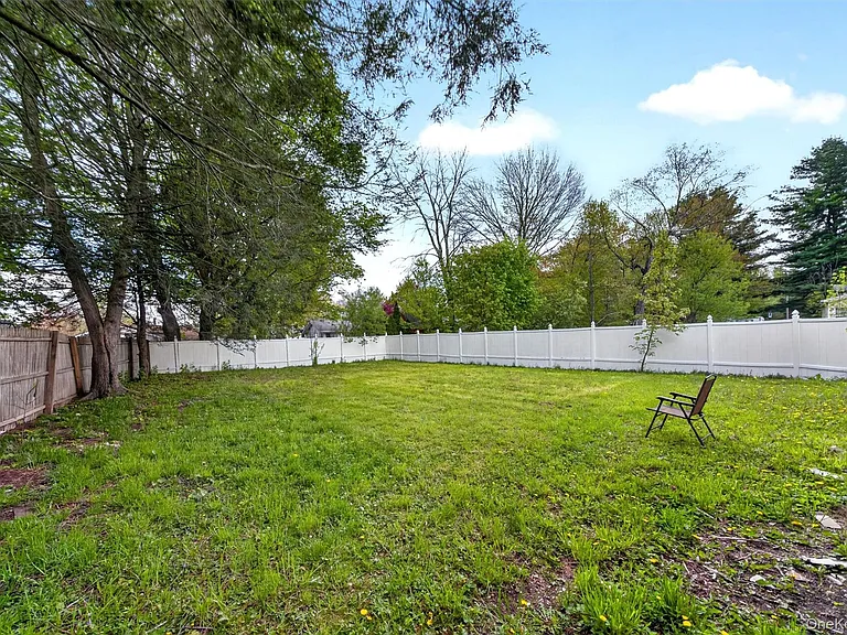11 Edward Ave — Photo 15