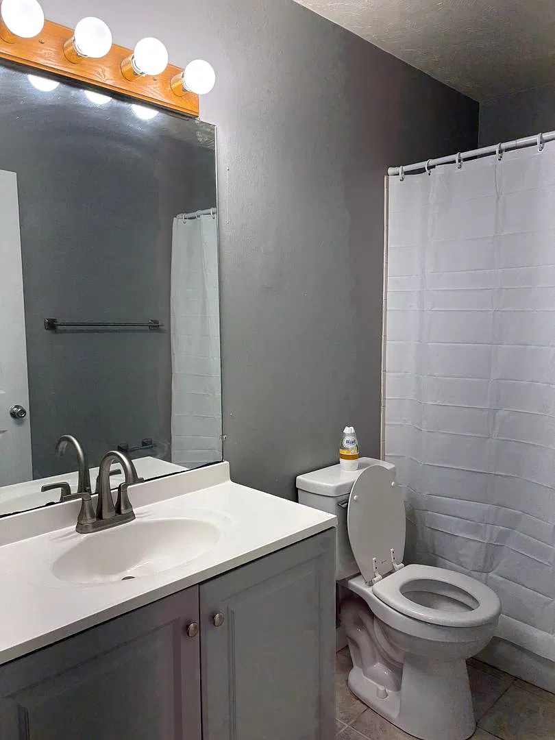 Downstairs 2bed/1ba off Park Ave — Photo 4