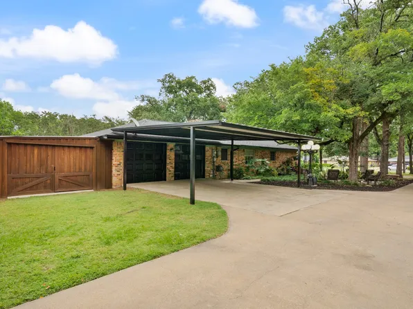 313 Shadywood Ln, Seagoville, TX 75159