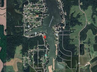 8362 Lakeshore Dr, Dexter, IA 50070