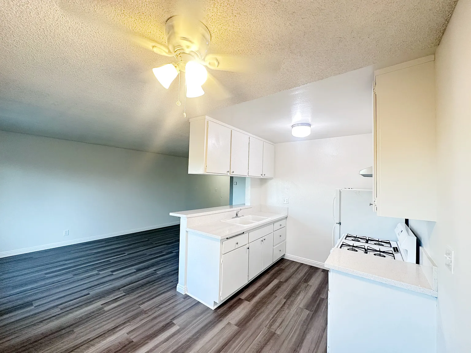 Vanderbilt West Apartments — Photo 1