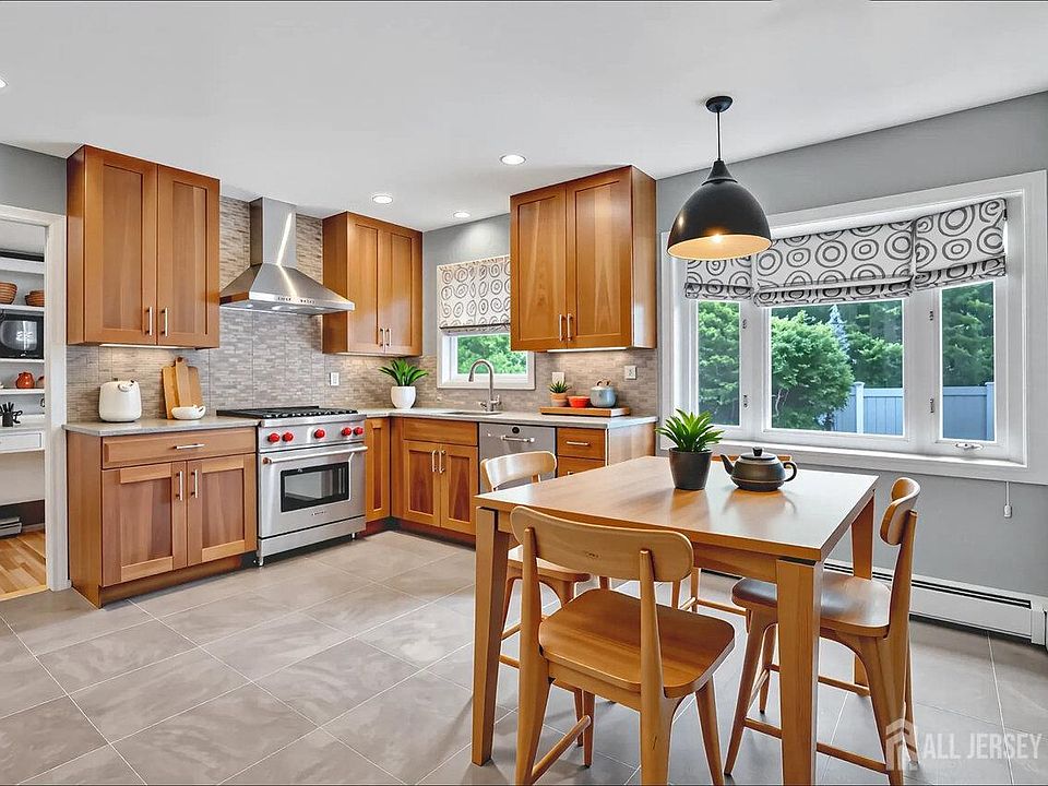 14 Wayland Dr, Matawan, NJ 07747 | Zillow