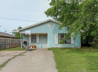 218 S 3rd Ave, Stroud, OK 74079