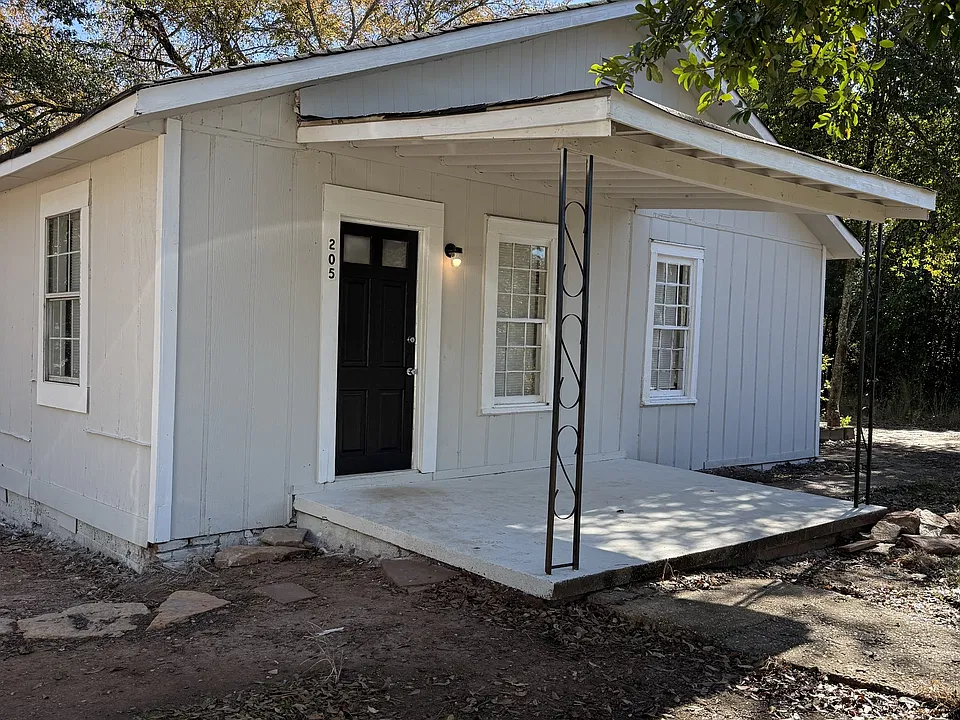 205 Cato St