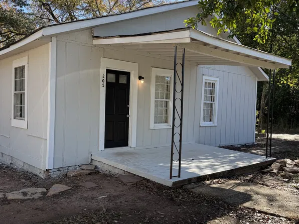205 Cato St, Lagrange, GA 30241