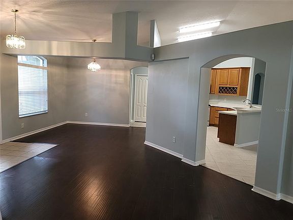 2nd image of 907 Princeton Dr