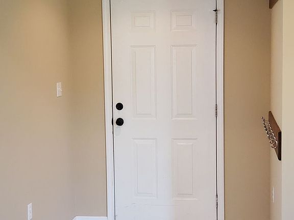 2nd image of 2817 Elm Creek Dr