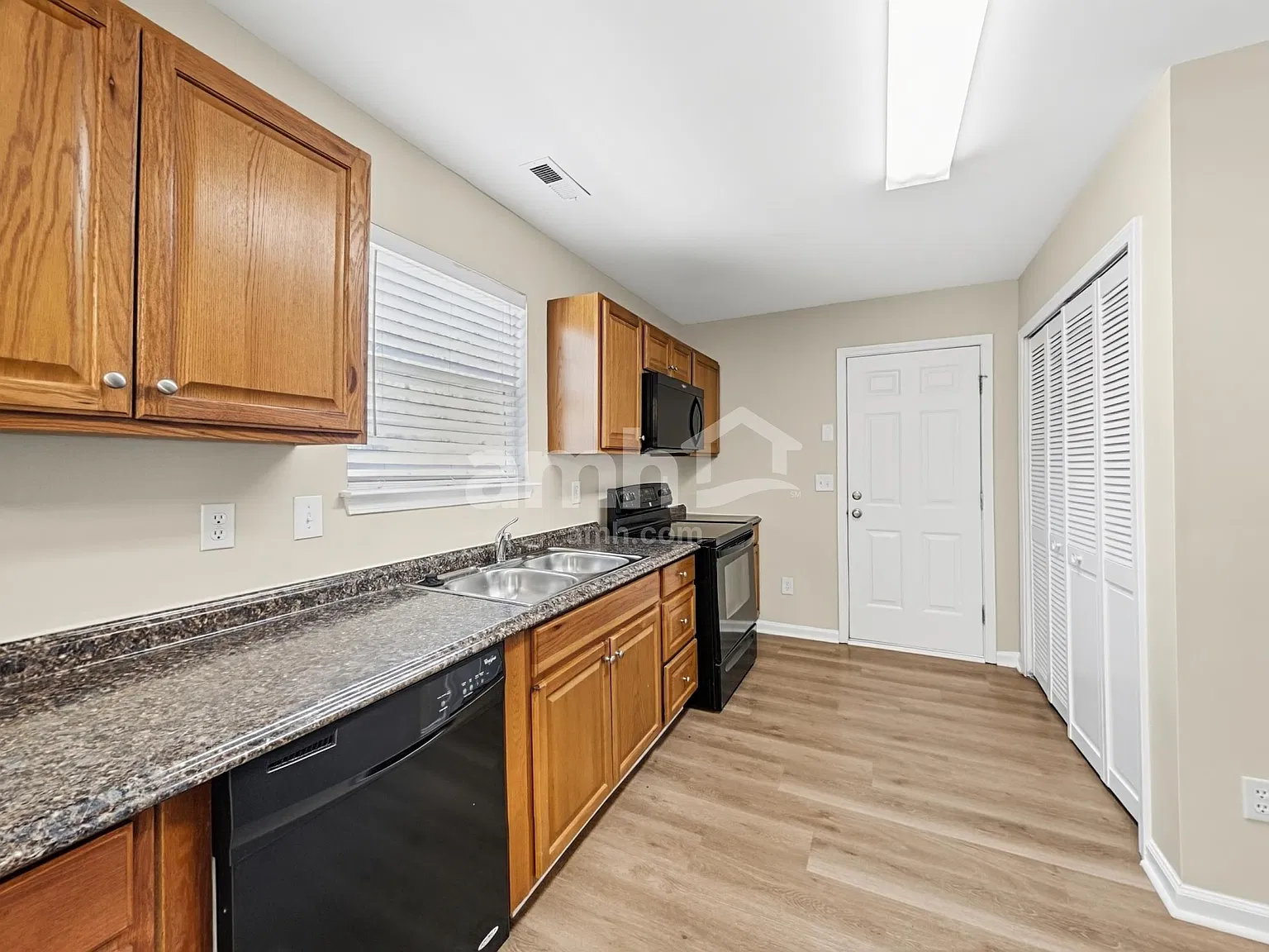4 bed, 2.5 bath, 1544 sqft, $2,010 — Photo 3