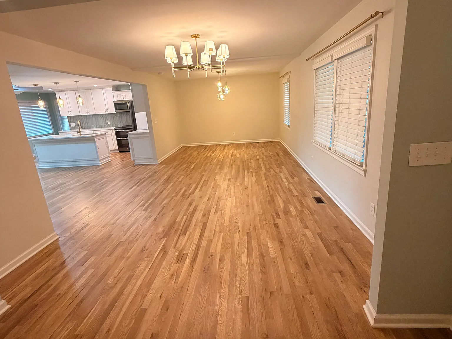 4 bed, 2163 sqft, $3,000 — Photo 4