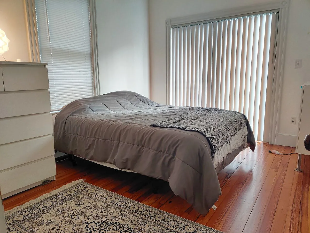 Cambridgeport / Central Square area, 2 bedroom, 1 bathroom apartment — Photo 2