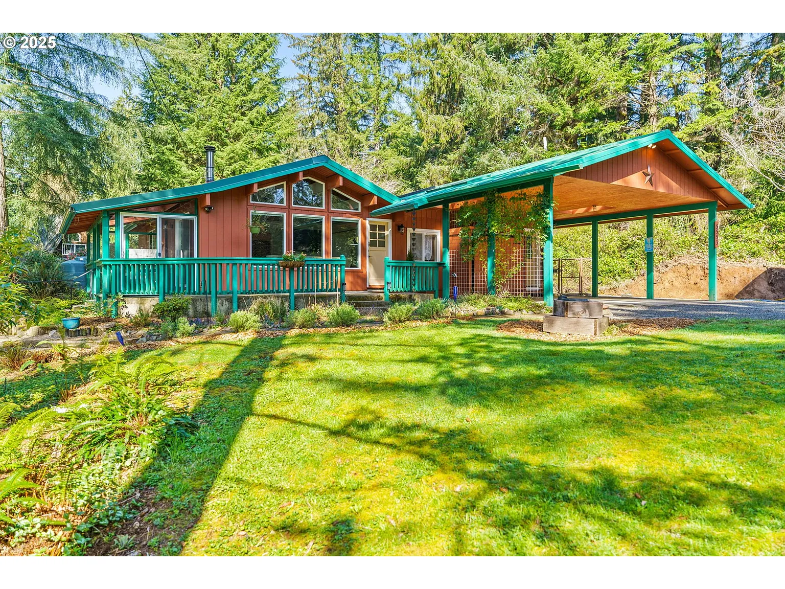 5553 Woahink Dr photo 1