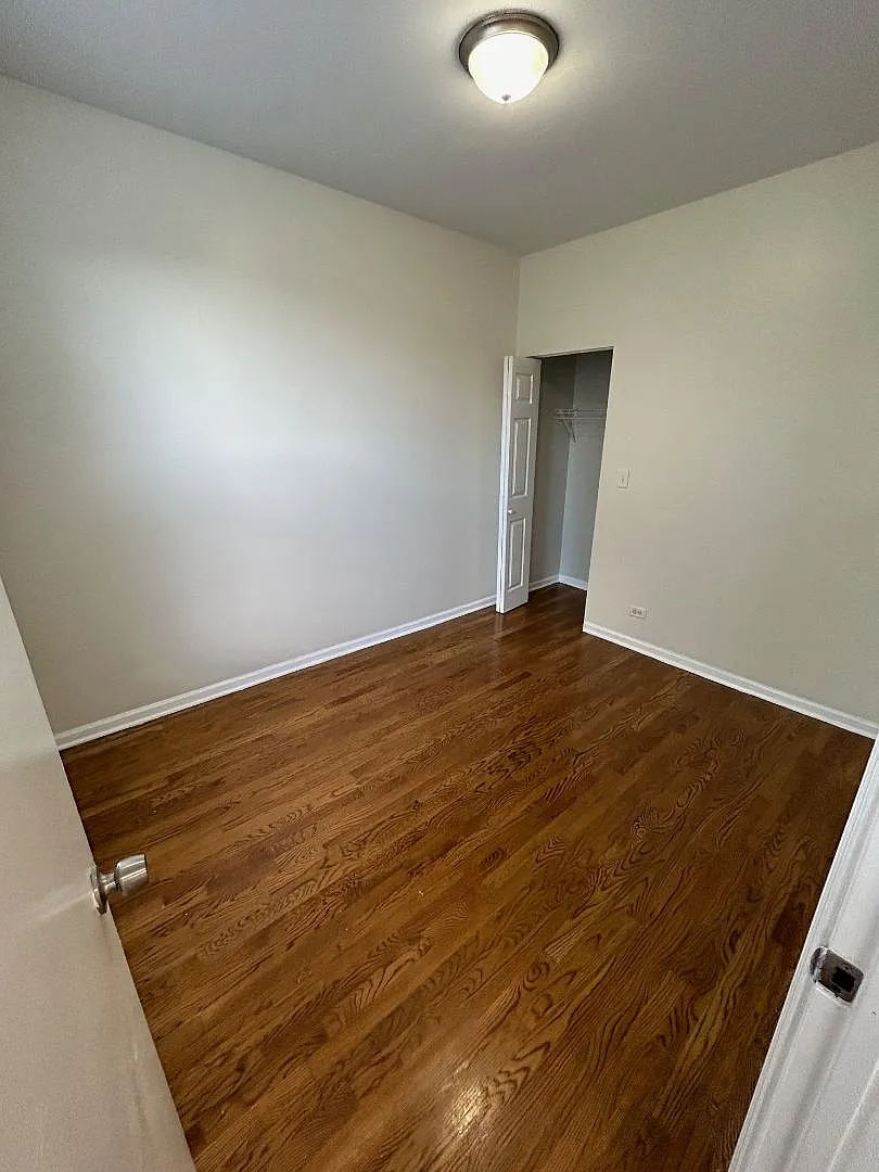6045 S Rhodes Ave - 6045 S Rhodes #1R — Photo 4