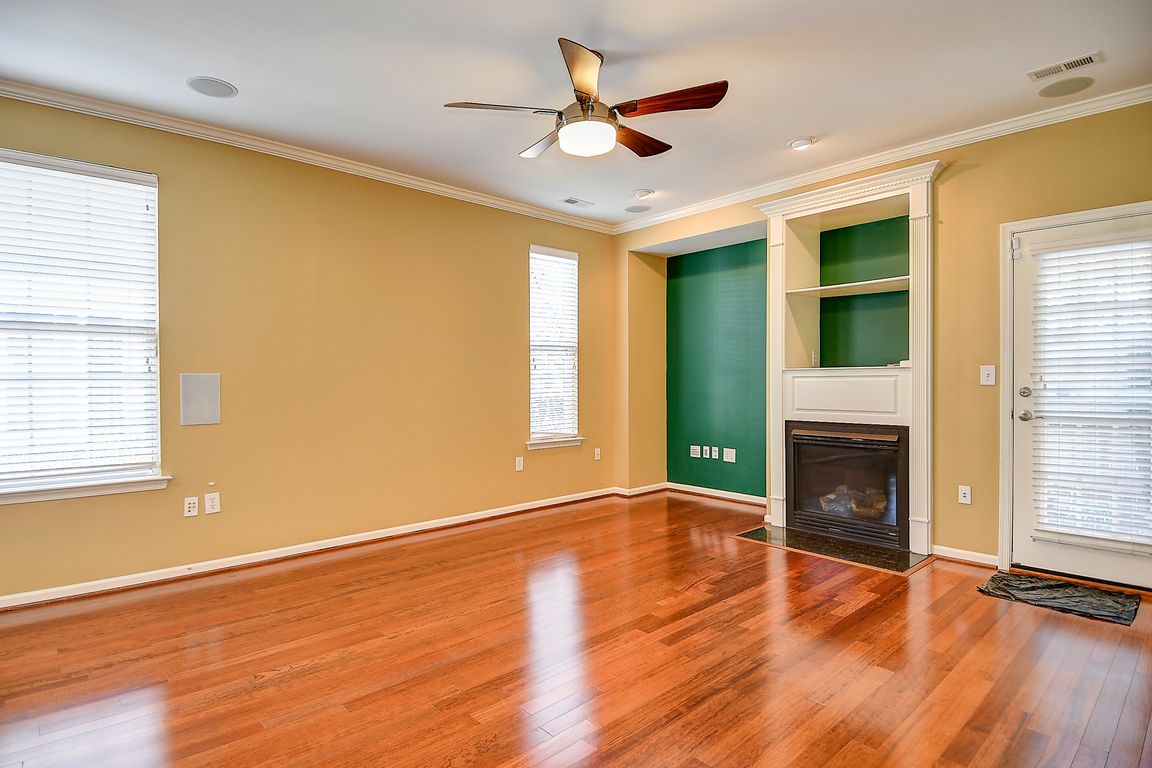 next background image