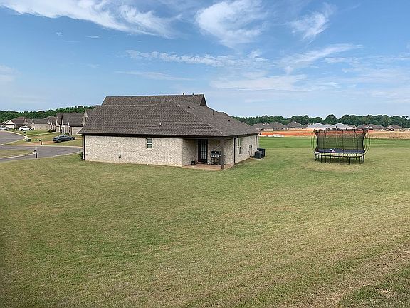 2nd image of 2566 Molly Ln