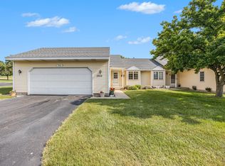 2910 Parkside Dr, Jenison, MI