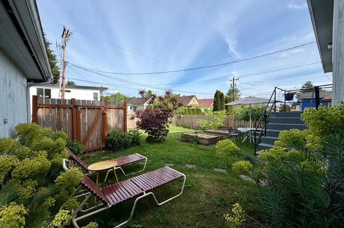 Building Photo - 6203 46th Ave S