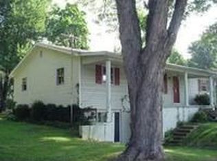 235 E Cutshall Rd, Austin, IN 47102