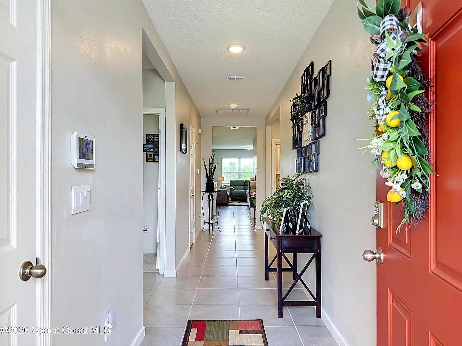 4 bed, 2.0 bath, 1830 sqft, $2,400 — Photo 4