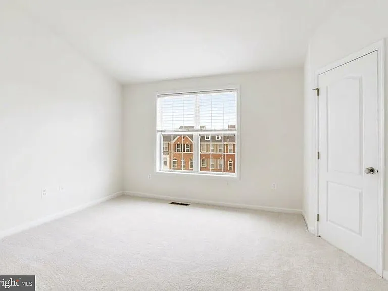 43140 Whelplehill Ter — Photo 17