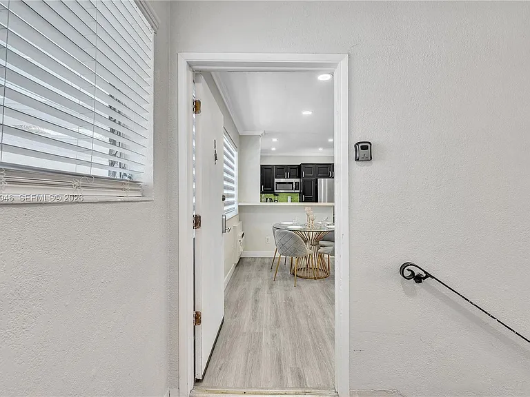 10004 E Bay Harbor Dr #8 — Photo 20