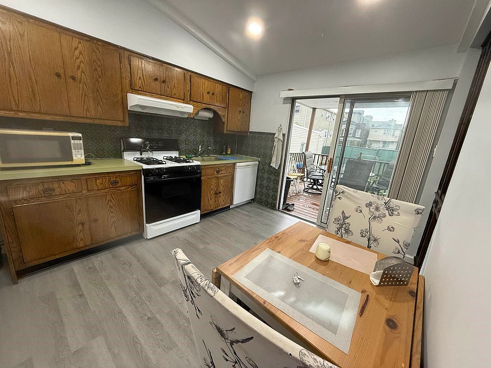 1st image of 108 40th St Floor 1
