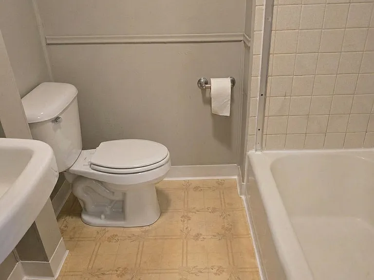 55-57 W Parkwood Ave #3-57 — Photo 14
