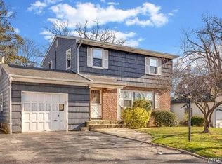 763 Cedar Ln, Woodmere, NY 11598
