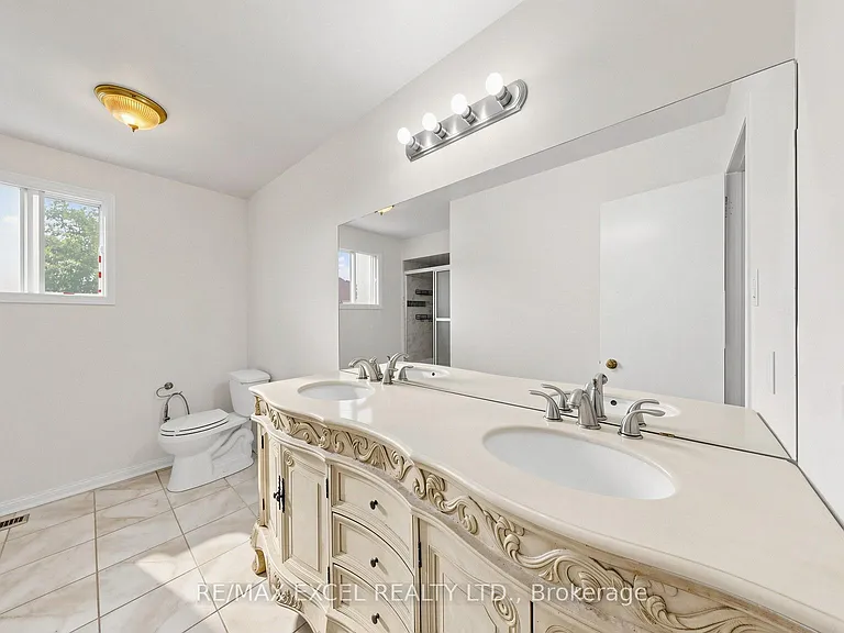 21 Mary Gapper Cres — Photo 36