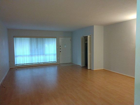 3rd image of 101 S Interlachen Ave APT 102
