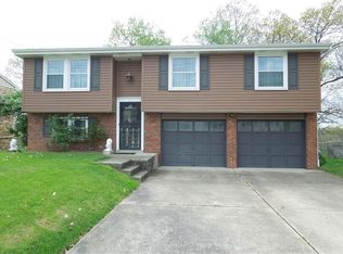 671 Regency Dr, Pittsburgh, PA 15239